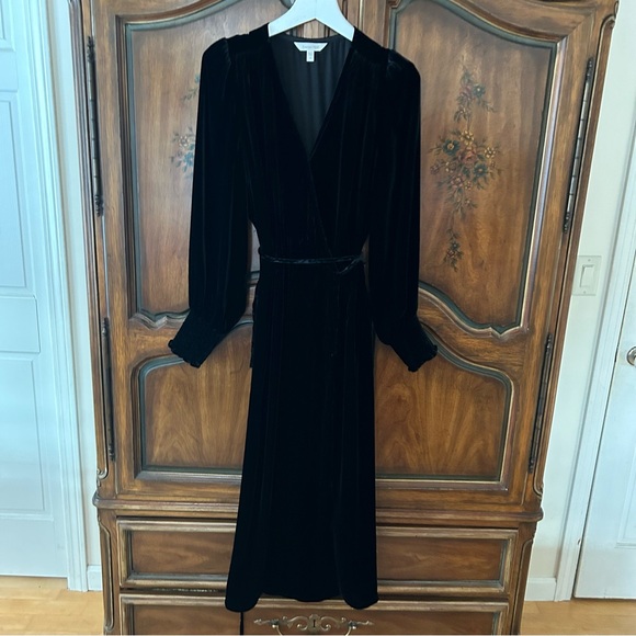 Garnet Hill ~ new ~ Black Velvet Wrap Midi Dress in size 12 - Picture 2 of 16